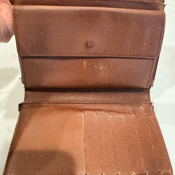 Project but Authentic Louis Vuitton wallet with removable card case - Picture 13 of 16